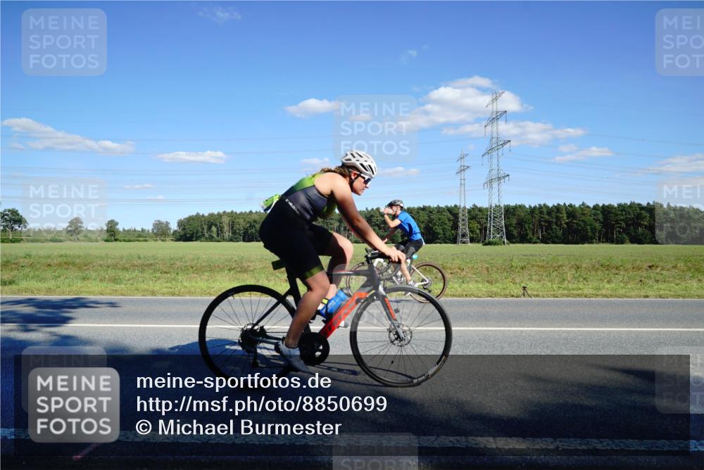 07.09.2025 - 19. Norderstedt Triathlon Michael Burmester http://msf.ph/oto/8850699 07.09.2025 15:32:57 Radfahren 377, 453 meine-sportfotos.de