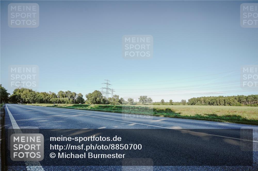 07.09.2025 - 19. Norderstedt Triathlon Michael Burmester http://msf.ph/oto/8850700 07.09.2025 16:47:56 Radfahren  meine-sportfotos.de