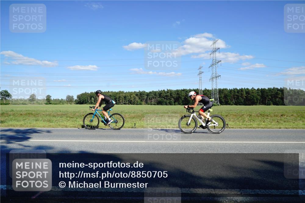 07.09.2025 - 19. Norderstedt Triathlon Michael Burmester http://msf.ph/oto/8850705 07.09.2025 15:33:00 Radfahren 453 meine-sportfotos.de