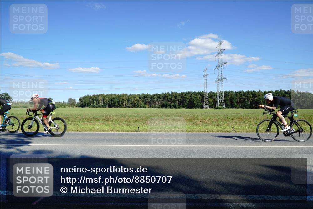 07.09.2025 - 19. Norderstedt Triathlon Michael Burmester http://msf.ph/oto/8850707 07.09.2025 15:33:00 Radfahren 453 meine-sportfotos.de