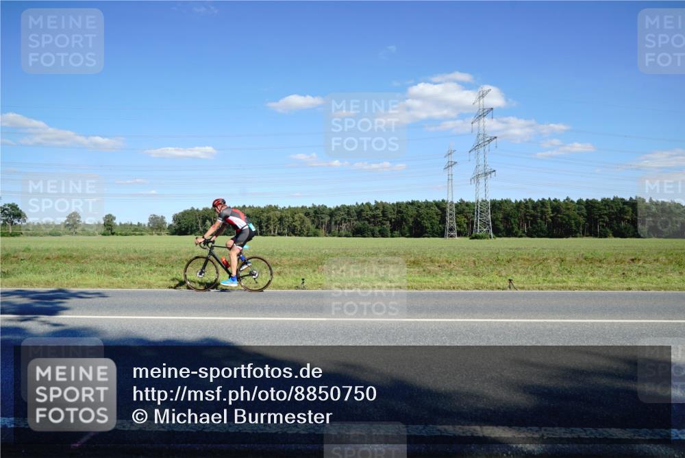07.09.2025 - 19. Norderstedt Triathlon Michael Burmester http://msf.ph/oto/8850750 07.09.2025 15:33:16 Radfahren 473, 480, 1546 meine-sportfotos.de