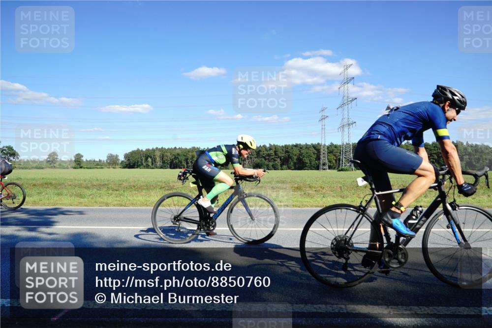 07.09.2025 - 19. Norderstedt Triathlon Michael Burmester http://msf.ph/oto/8850760 07.09.2025 15:33:37 Radfahren 883, 941, 946, 1480 meine-sportfotos.de