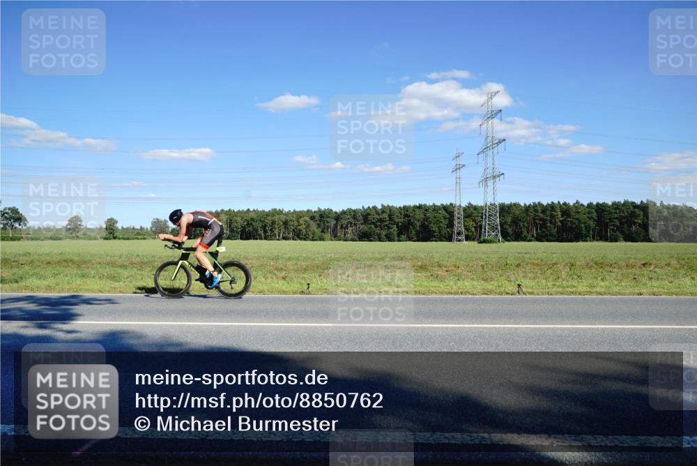 07.09.2025 - 19. Norderstedt Triathlon Michael Burmester http://msf.ph/oto/8850762 07.09.2025 15:33:39 Radfahren 883, 941, 946, 1480 meine-sportfotos.de