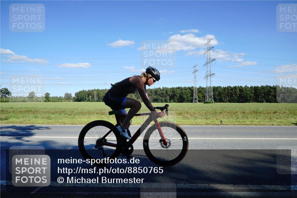 07.09.2025 - 19. Norderstedt Triathlon Michael Burmester http://msf.ph/oto/8850765 07.09.2025 15:33:48 Radfahren 449, 875, 1439 meine-sportfotos.de