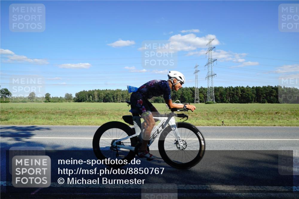 07.09.2025 - 19. Norderstedt Triathlon Michael Burmester http://msf.ph/oto/8850767 07.09.2025 15:33:51 Radfahren 449, 1439, 1498, 1527 meine-sportfotos.de