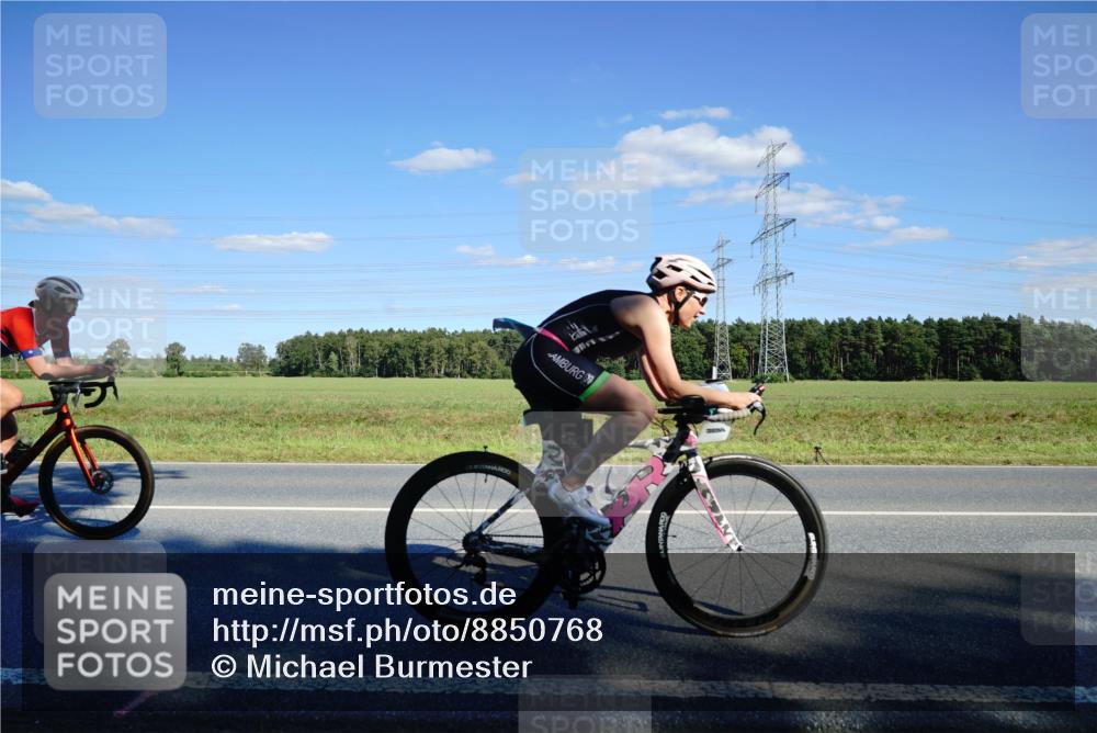 07.09.2025 - 19. Norderstedt Triathlon Michael Burmester http://msf.ph/oto/8850768 07.09.2025 15:33:53 Radfahren 1439, 1494, 1498, 1527, 1533 meine-sportfotos.de
