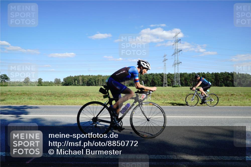 07.09.2025 - 19. Norderstedt Triathlon Michael Burmester http://msf.ph/oto/8850772 07.09.2025 15:34:01 Radfahren 464, 479, 932 meine-sportfotos.de