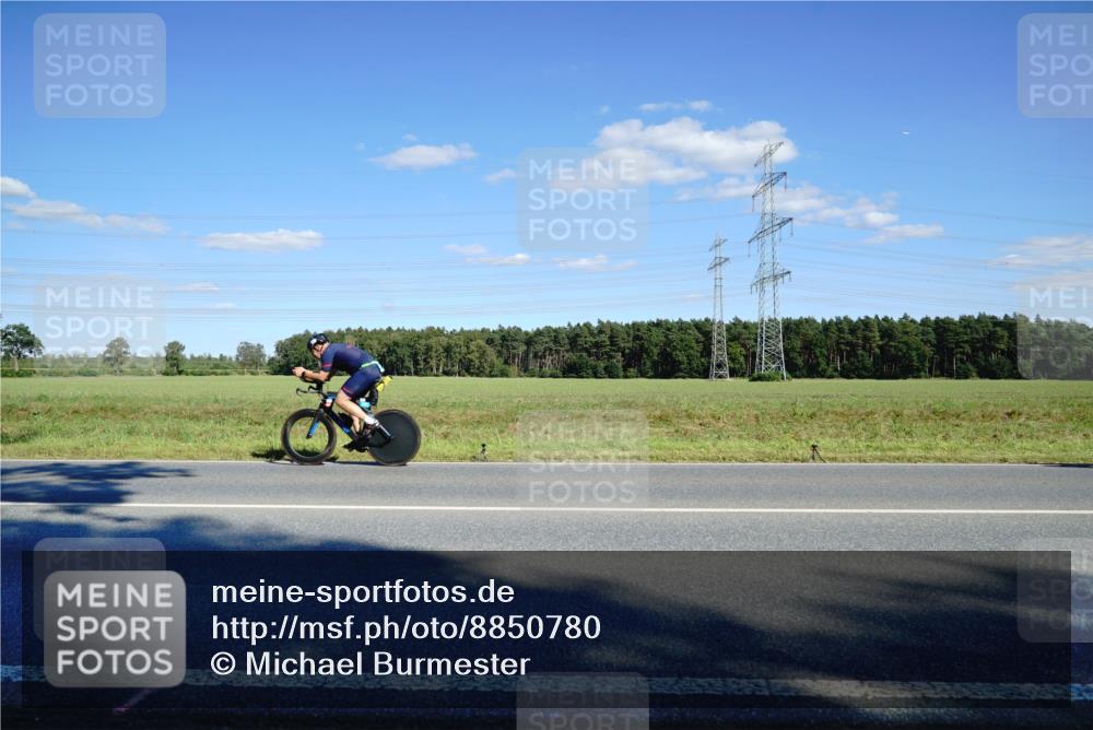 07.09.2025 - 19. Norderstedt Triathlon Michael Burmester http://msf.ph/oto/8850780 07.09.2025 15:34:16 Radfahren 1500 meine-sportfotos.de
