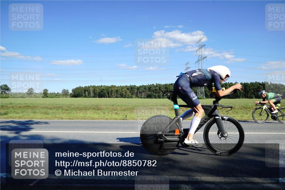 07.09.2025 - 19. Norderstedt Triathlon Michael Burmester http://msf.ph/oto/8850782 07.09.2025 15:34:28 Radfahren 1433 meine-sportfotos.de