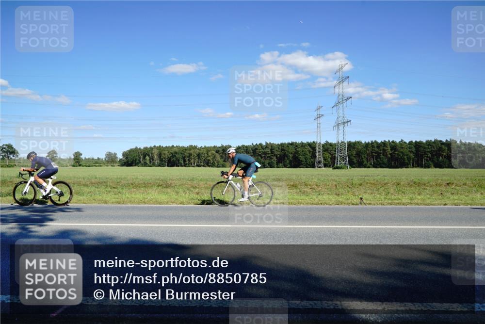 07.09.2025 - 19. Norderstedt Triathlon Michael Burmester http://msf.ph/oto/8850785 07.09.2025 15:34:32 Radfahren 440 meine-sportfotos.de