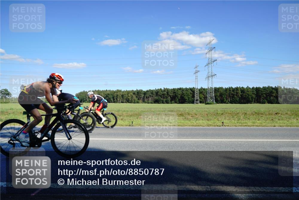 07.09.2025 - 19. Norderstedt Triathlon Michael Burmester http://msf.ph/oto/8850787 07.09.2025 15:34:34 Radfahren 440, 930 meine-sportfotos.de