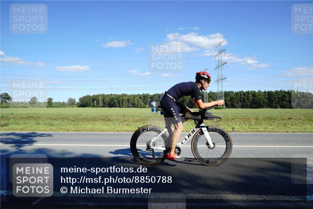07.09.2025 - 19. Norderstedt Triathlon Michael Burmester http://msf.ph/oto/8850788 07.09.2025 15:34:36 Radfahren 440, 930 meine-sportfotos.de