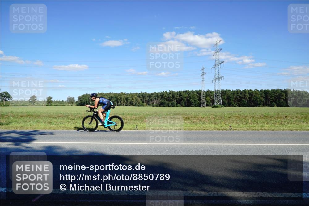 07.09.2025 - 19. Norderstedt Triathlon Michael Burmester http://msf.ph/oto/8850789 07.09.2025 15:34:41 Radfahren 1539 meine-sportfotos.de
