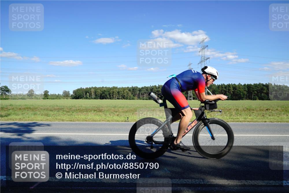 07.09.2025 - 19. Norderstedt Triathlon Michael Burmester http://msf.ph/oto/8850790 07.09.2025 15:34:44 Radfahren 950, 1539 meine-sportfotos.de