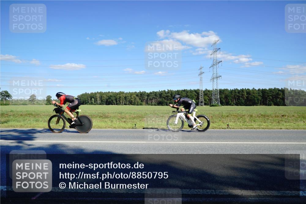 07.09.2025 - 19. Norderstedt Triathlon Michael Burmester http://msf.ph/oto/8850795 07.09.2025 15:34:57 Radfahren 421, 1429, 1513 meine-sportfotos.de