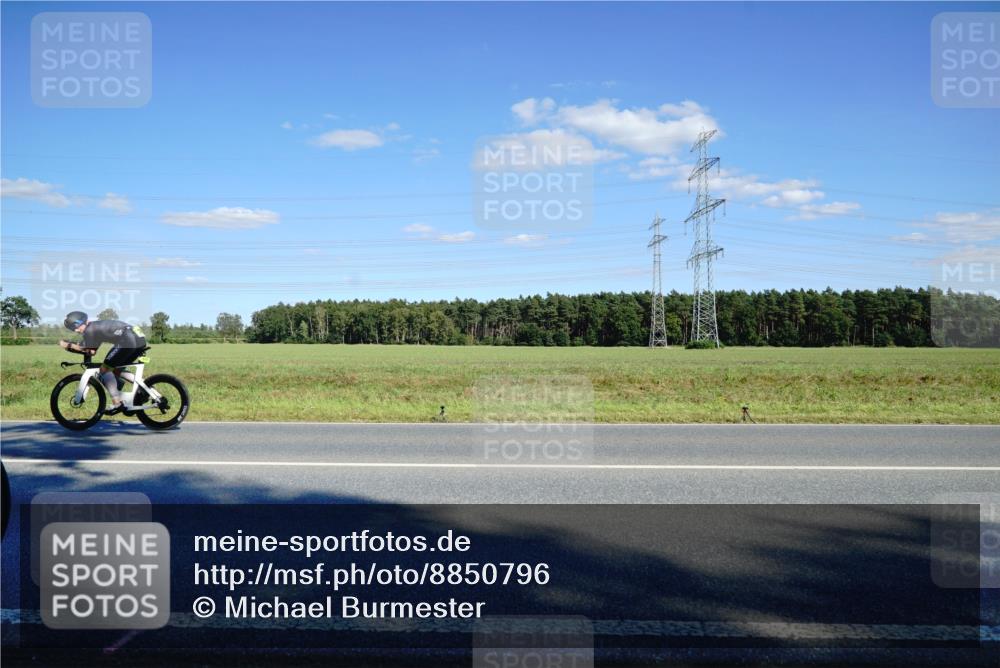 07.09.2025 - 19. Norderstedt Triathlon Michael Burmester http://msf.ph/oto/8850796 07.09.2025 15:34:57 Radfahren 421, 1429, 1513 meine-sportfotos.de
