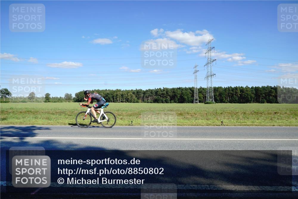 07.09.2025 - 19. Norderstedt Triathlon Michael Burmester http://msf.ph/oto/8850802 07.09.2025 15:35:04 Radfahren 939, 1458 meine-sportfotos.de