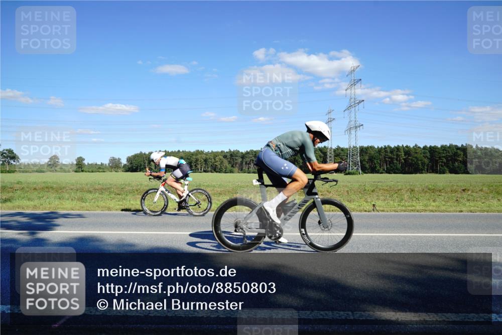 07.09.2025 - 19. Norderstedt Triathlon Michael Burmester http://msf.ph/oto/8850803 07.09.2025 15:35:05 Radfahren 463, 939, 1458 meine-sportfotos.de