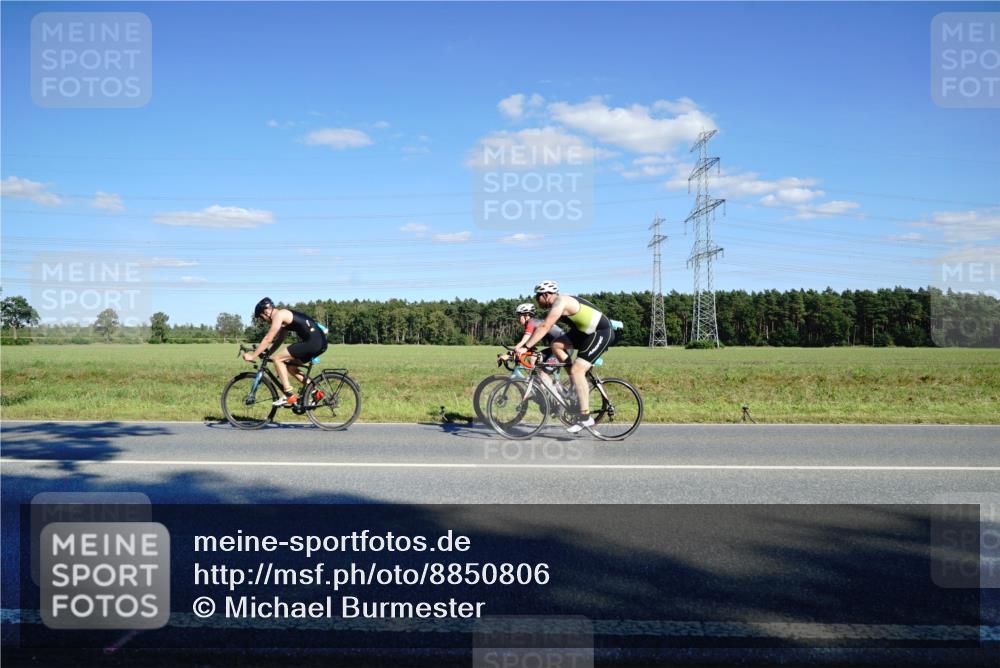 07.09.2025 - 19. Norderstedt Triathlon Michael Burmester http://msf.ph/oto/8850806 07.09.2025 15:35:11 Radfahren 463 meine-sportfotos.de