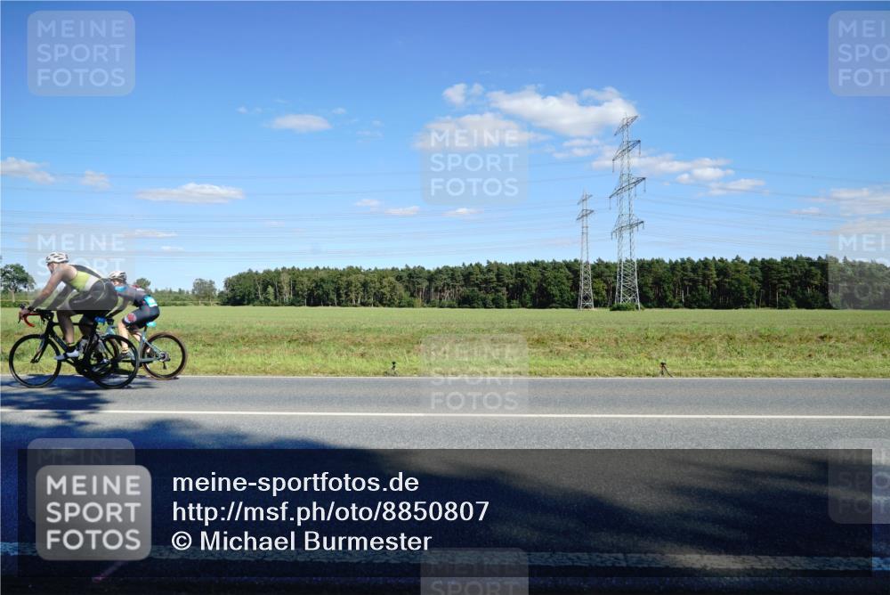 07.09.2025 - 19. Norderstedt Triathlon Michael Burmester http://msf.ph/oto/8850807 07.09.2025 15:35:11 Radfahren 463 meine-sportfotos.de