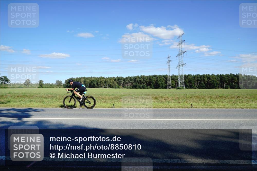 07.09.2025 - 19. Norderstedt Triathlon Michael Burmester http://msf.ph/oto/8850810 07.09.2025 15:35:17 Radfahren 915, 943 meine-sportfotos.de