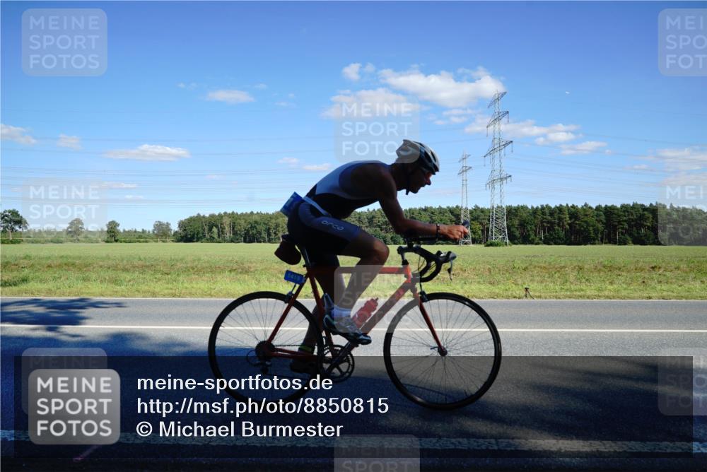 07.09.2025 - 19. Norderstedt Triathlon Michael Burmester http://msf.ph/oto/8850815 07.09.2025 15:35:25 Radfahren 386, 1419 meine-sportfotos.de