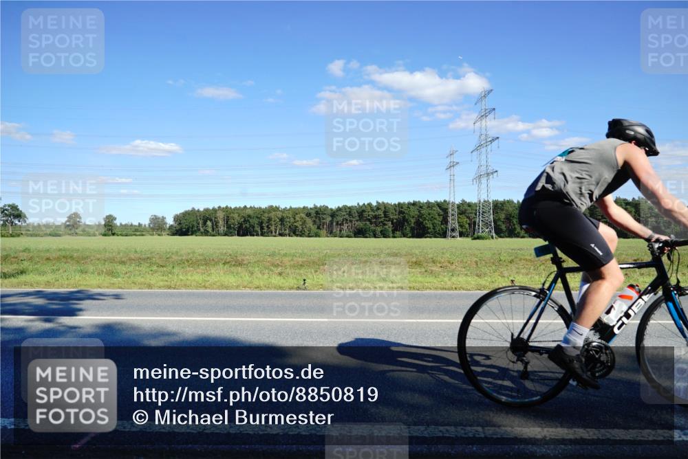 07.09.2025 - 19. Norderstedt Triathlon Michael Burmester http://msf.ph/oto/8850819 07.09.2025 15:35:34 Radfahren 1544 meine-sportfotos.de