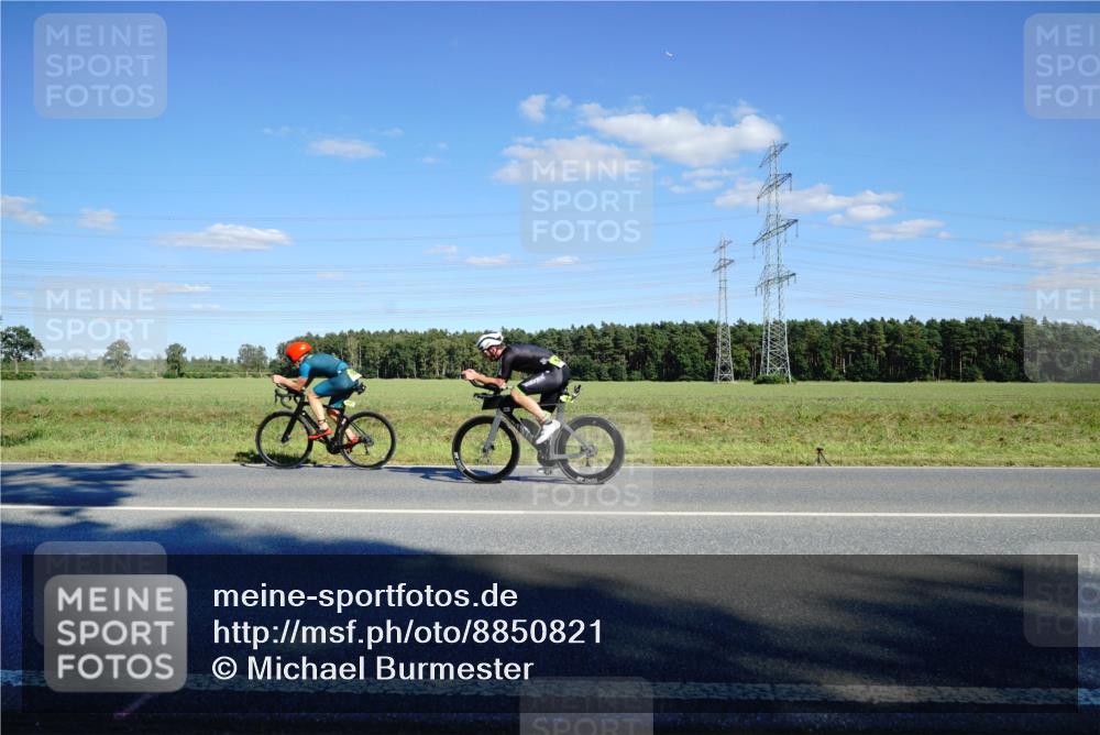 07.09.2025 - 19. Norderstedt Triathlon Michael Burmester http://msf.ph/oto/8850821 07.09.2025 15:35:38 Radfahren 457, 897, 1544 meine-sportfotos.de