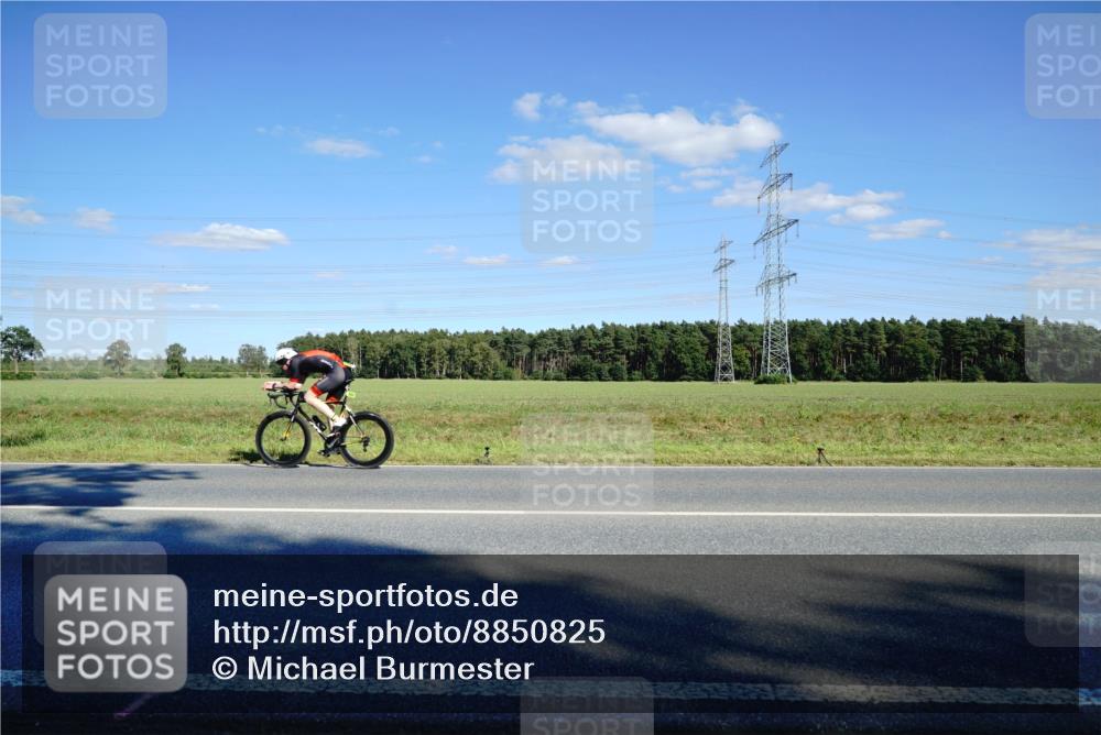 07.09.2025 - 19. Norderstedt Triathlon Michael Burmester http://msf.ph/oto/8850825 07.09.2025 15:35:43 Radfahren 412, 466, 897 meine-sportfotos.de