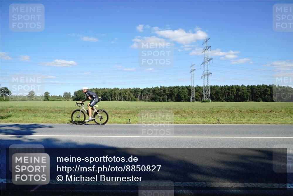 07.09.2025 - 19. Norderstedt Triathlon Michael Burmester http://msf.ph/oto/8850827 07.09.2025 15:35:45 Radfahren 412, 466 meine-sportfotos.de