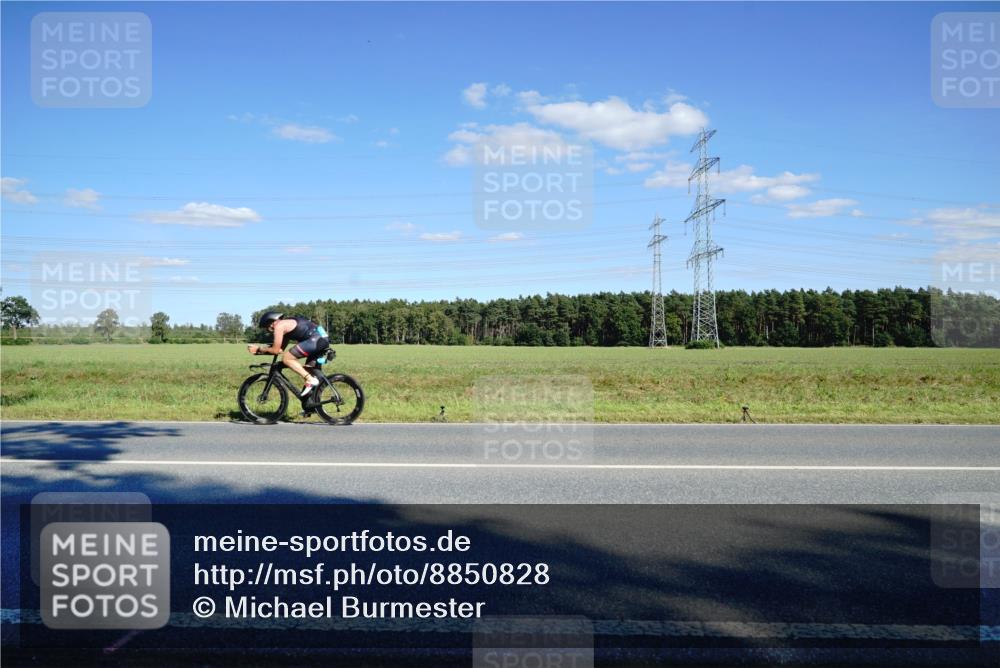 07.09.2025 - 19. Norderstedt Triathlon Michael Burmester http://msf.ph/oto/8850828 07.09.2025 15:35:47 Radfahren 466 meine-sportfotos.de