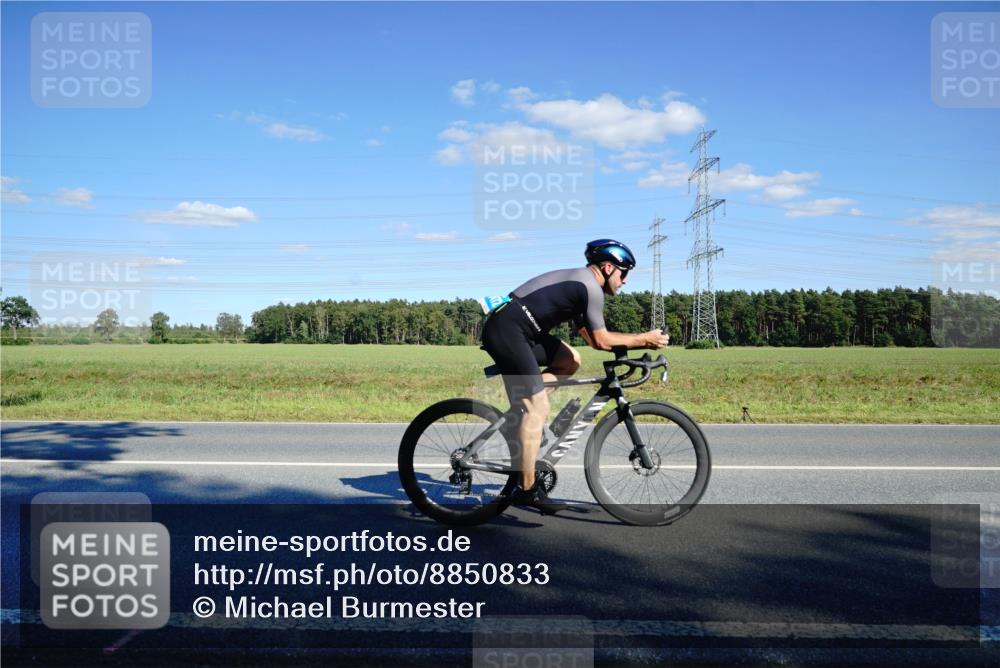 07.09.2025 - 19. Norderstedt Triathlon Michael Burmester http://msf.ph/oto/8850833 07.09.2025 15:35:58 Radfahren 387, 1472 meine-sportfotos.de