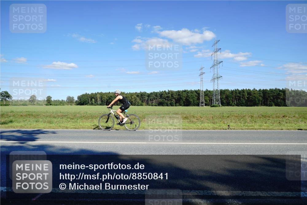 07.09.2025 - 19. Norderstedt Triathlon Michael Burmester http://msf.ph/oto/8850841 07.09.2025 15:36:08 Radfahren 474, 1407, 1473 meine-sportfotos.de