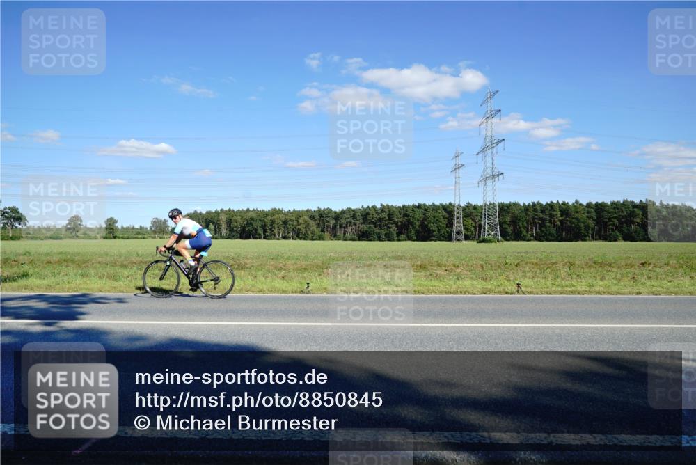 07.09.2025 - 19. Norderstedt Triathlon Michael Burmester http://msf.ph/oto/8850845 07.09.2025 15:36:09 Radfahren 1407, 1473 meine-sportfotos.de