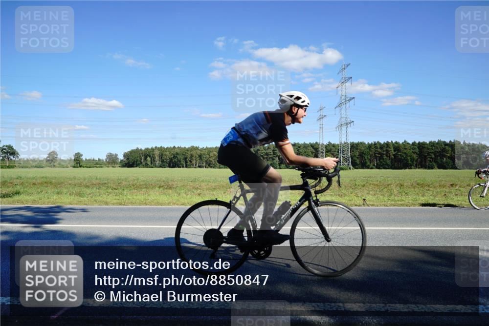 07.09.2025 - 19. Norderstedt Triathlon Michael Burmester http://msf.ph/oto/8850847 07.09.2025 15:36:10 Radfahren 1407, 1473 meine-sportfotos.de