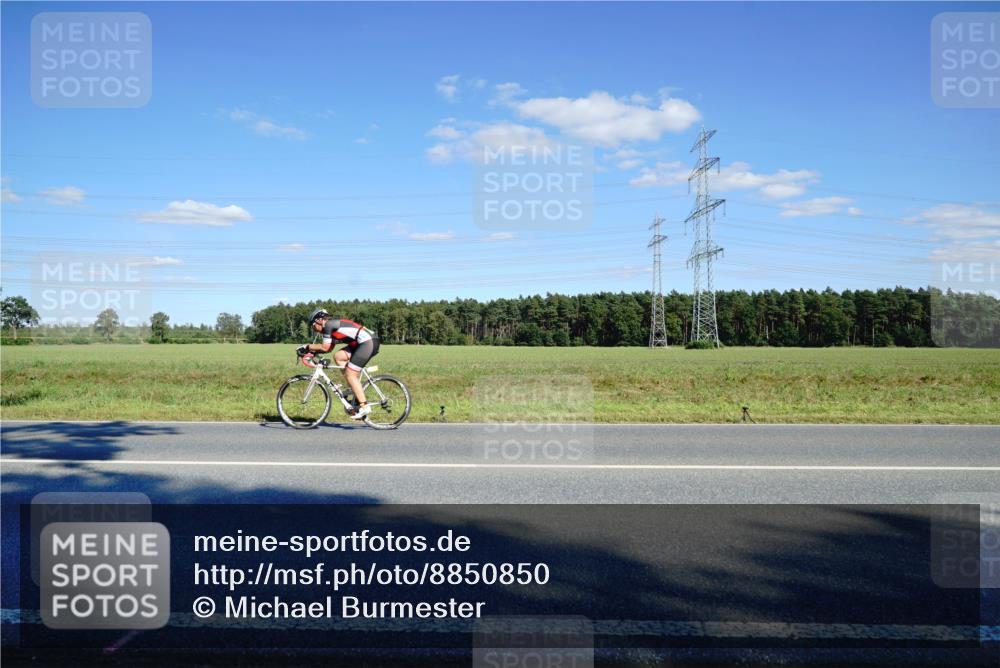 07.09.2025 - 19. Norderstedt Triathlon Michael Burmester http://msf.ph/oto/8850850 07.09.2025 15:36:11 Radfahren 381, 1407, 1473 meine-sportfotos.de