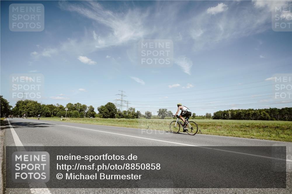 07.09.2025 - 19. Norderstedt Triathlon Michael Burmester http://msf.ph/oto/8850858 07.09.2025 14:18:48 Radfahren  meine-sportfotos.de