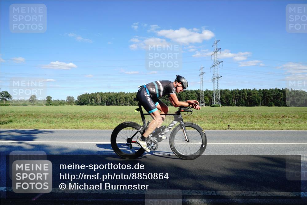 07.09.2025 - 19. Norderstedt Triathlon Michael Burmester http://msf.ph/oto/8850864 07.09.2025 15:36:18 Radfahren 935, 1484 meine-sportfotos.de