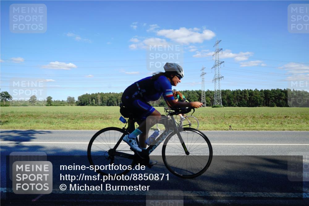 07.09.2025 - 19. Norderstedt Triathlon Michael Burmester http://msf.ph/oto/8850871 07.09.2025 15:36:23 Radfahren 372, 414, 1447 meine-sportfotos.de