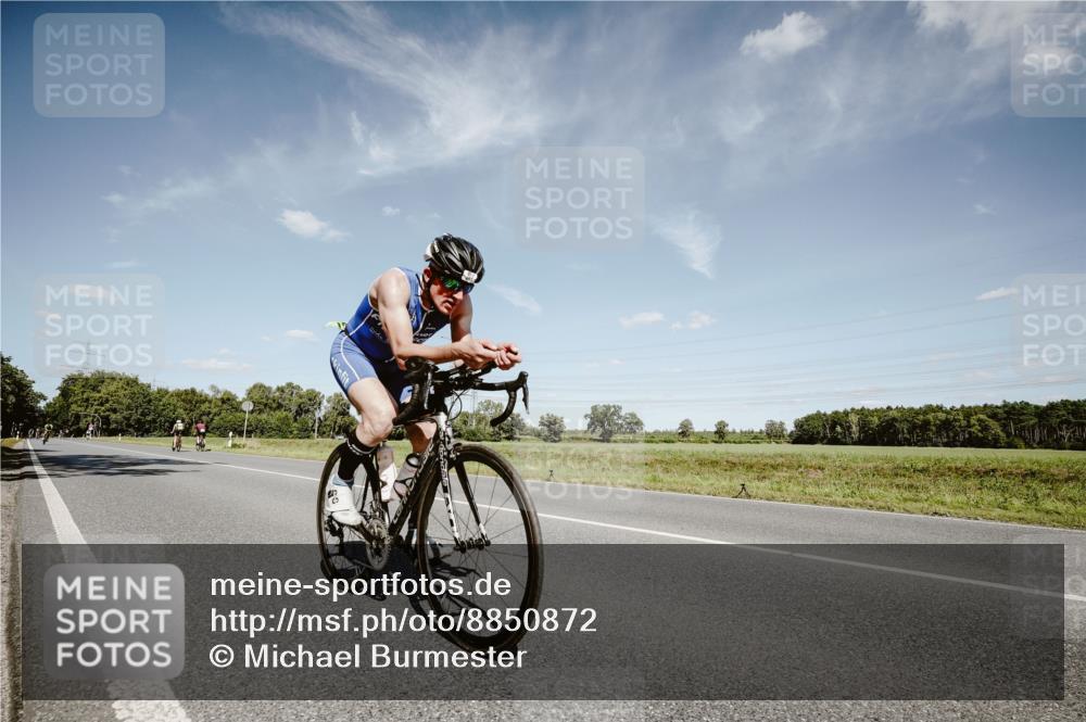 07.09.2025 - 19. Norderstedt Triathlon Michael Burmester http://msf.ph/oto/8850872 07.09.2025 14:19:00 Radfahren 967, 984 meine-sportfotos.de
