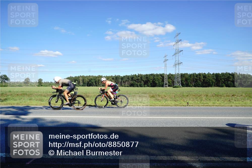 07.09.2025 - 19. Norderstedt Triathlon Michael Burmester http://msf.ph/oto/8850877 07.09.2025 15:36:25 Radfahren 372, 414, 1447, 1538 meine-sportfotos.de