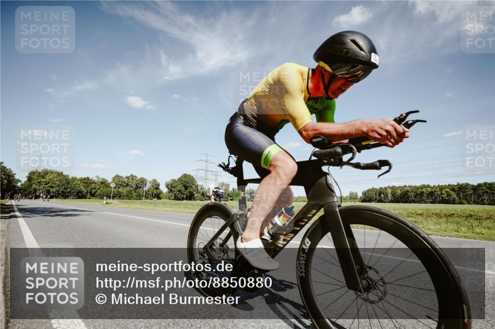 07.09.2025 - 19. Norderstedt Triathlon Michael Burmester http://msf.ph/oto/8850880 07.09.2025 14:19:05 Radfahren 1031 meine-sportfotos.de