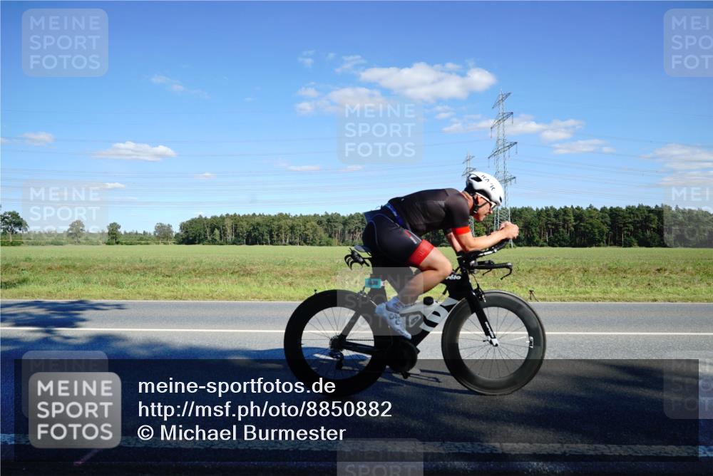 07.09.2025 - 19. Norderstedt Triathlon Michael Burmester http://msf.ph/oto/8850882 07.09.2025 15:36:27 Radfahren 372, 1418, 1447, 1538 meine-sportfotos.de