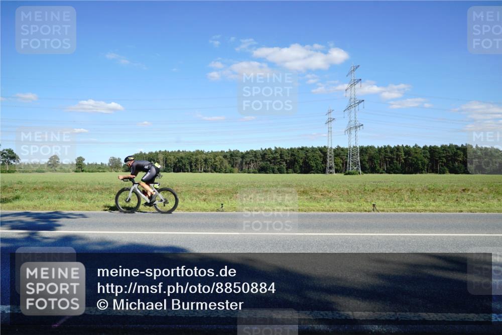 07.09.2025 - 19. Norderstedt Triathlon Michael Burmester http://msf.ph/oto/8850884 07.09.2025 15:36:28 Radfahren 372, 1418, 1538 meine-sportfotos.de