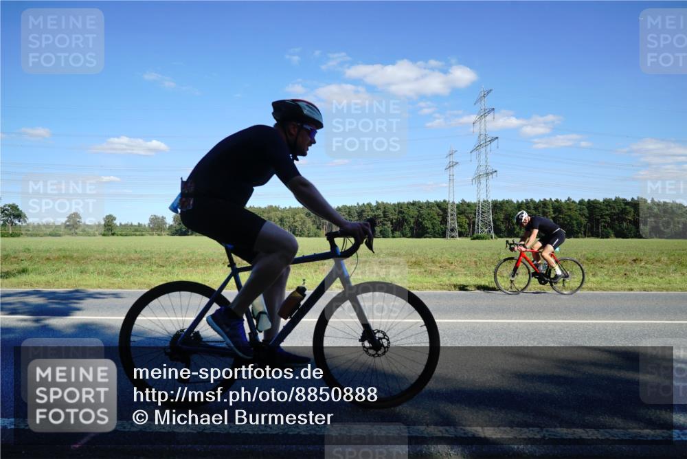 07.09.2025 - 19. Norderstedt Triathlon Michael Burmester http://msf.ph/oto/8850888 07.09.2025 15:36:29 Radfahren 1418, 1538 meine-sportfotos.de