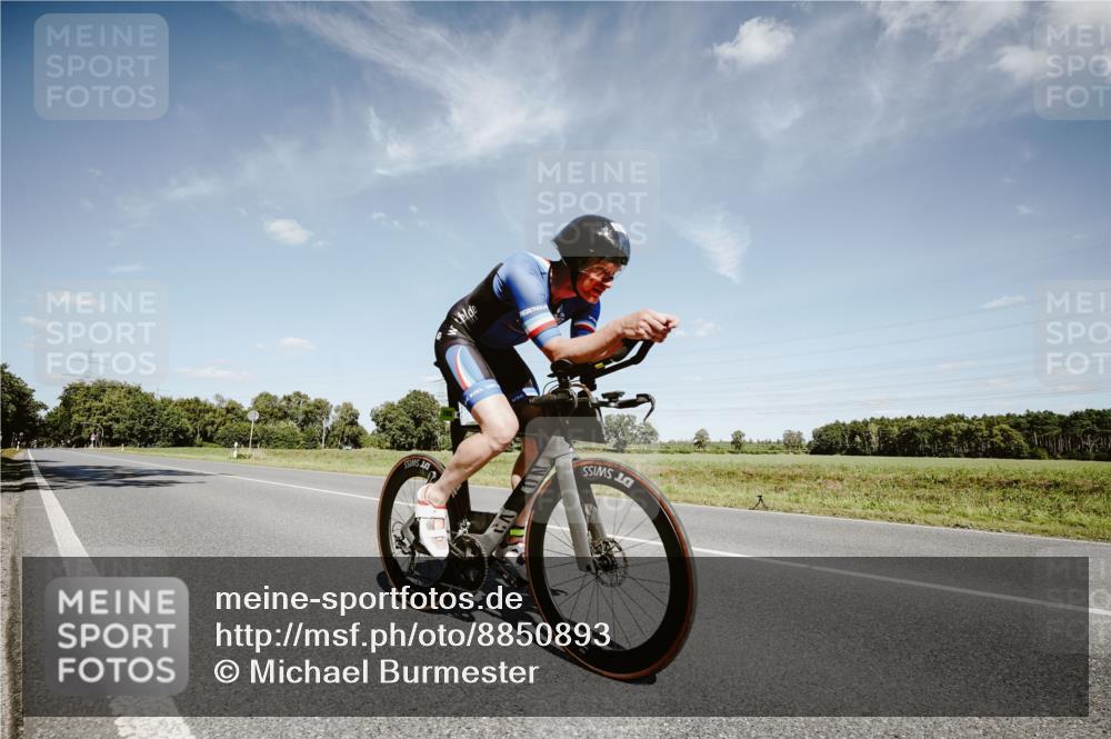 07.09.2025 - 19. Norderstedt Triathlon Michael Burmester http://msf.ph/oto/8850893 07.09.2025 14:19:26 Radfahren 1038, 1467 meine-sportfotos.de