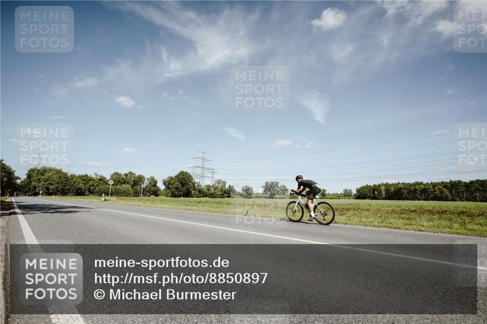 07.09.2025 - 19. Norderstedt Triathlon Michael Burmester http://msf.ph/oto/8850897 07.09.2025 14:19:27 Radfahren 1038, 1467 meine-sportfotos.de