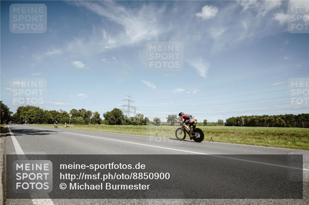 07.09.2025 - 19. Norderstedt Triathlon Michael Burmester http://msf.ph/oto/8850900 07.09.2025 14:19:31 Radfahren  meine-sportfotos.de