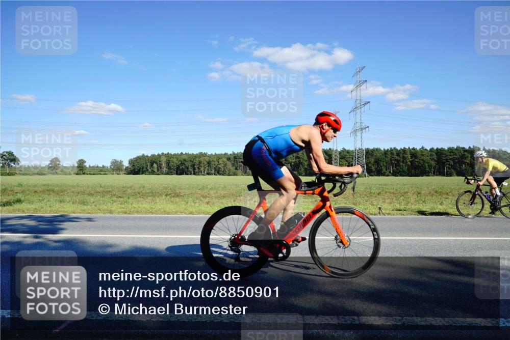 07.09.2025 - 19. Norderstedt Triathlon Michael Burmester http://msf.ph/oto/8850901 07.09.2025 15:36:36 Radfahren 1424, 1514, 1529 meine-sportfotos.de