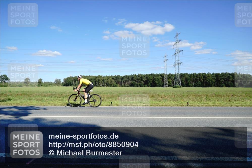 07.09.2025 - 19. Norderstedt Triathlon Michael Burmester http://msf.ph/oto/8850904 07.09.2025 15:36:37 Radfahren 1424, 1514, 1529 meine-sportfotos.de